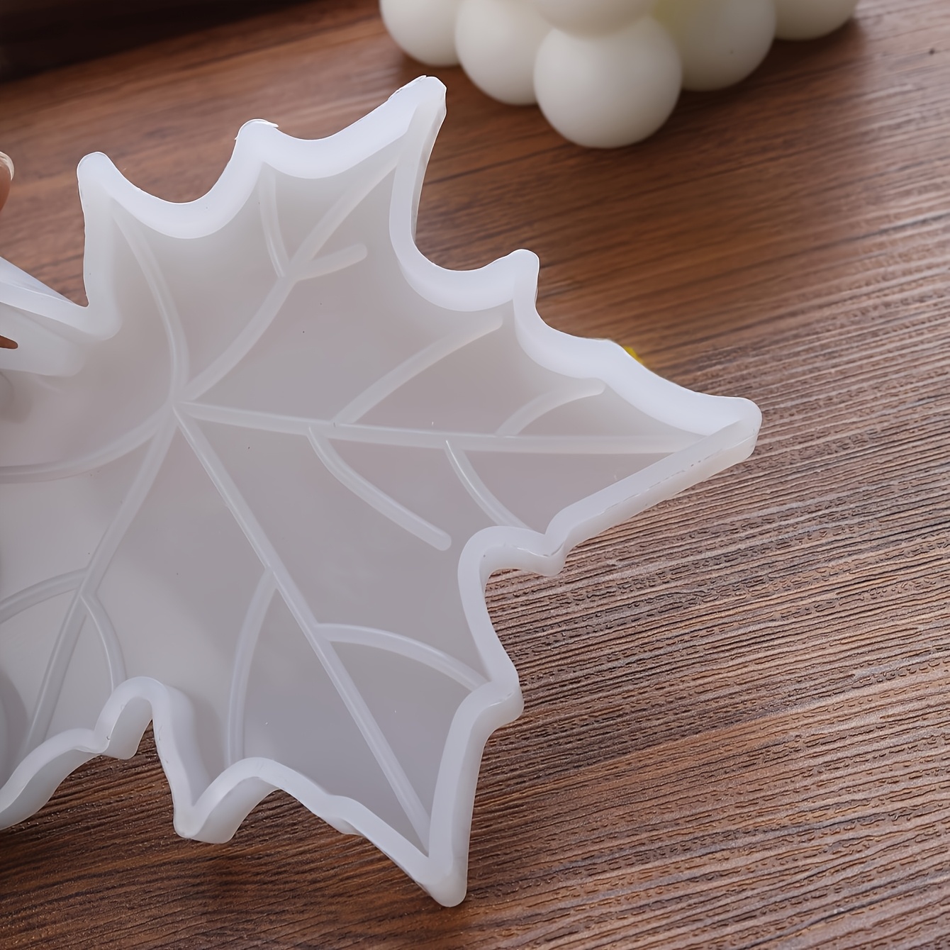 1PC Maple Leaf shaped Silicone - Soap Making Supplies 评论和价格